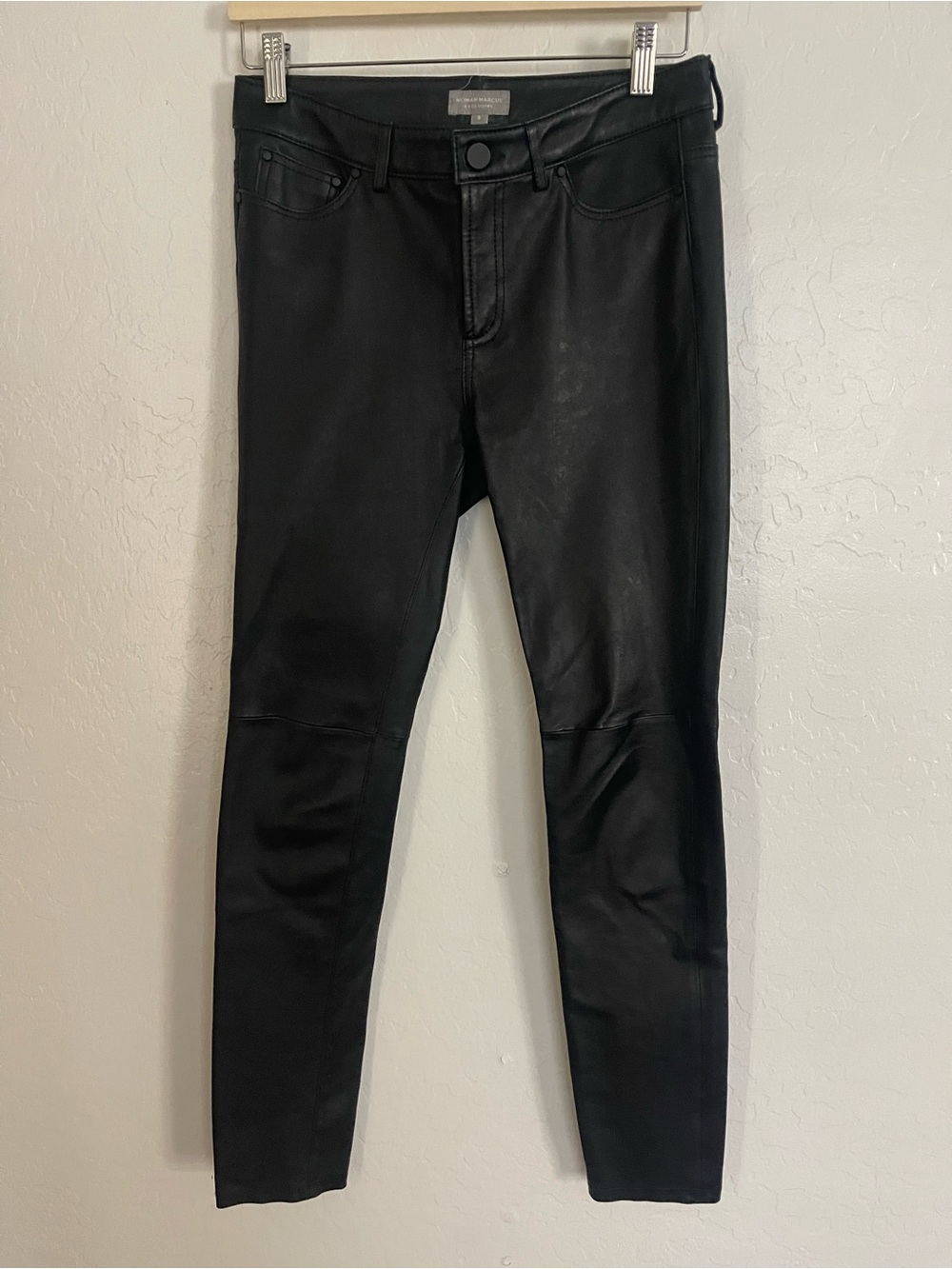Neiman Marcus Black Skinny Leather-Jeans